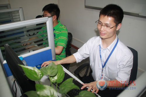 网站编辑冯展东