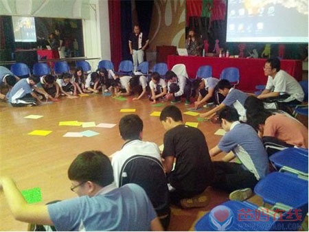 爸妈在线贵州心理咨询中心杨丽春主任为深圳市康桥书院高三学生心理减压