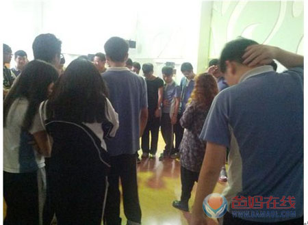 爸妈在线贵州心理咨询中心杨丽春主任为深圳市康桥书院高三学生心理减压