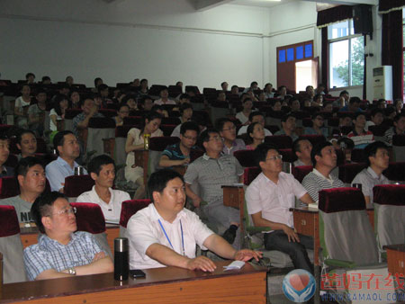 湖南常德爸妈在线心理咨询服务中心主任杨舸受邀为常德市首届社会人才培训班学员作团体心理辅导